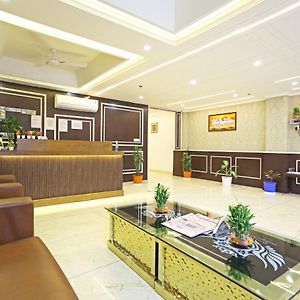 Hotel Decent Suites - Delhi Airport